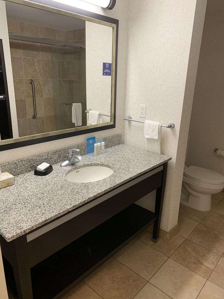 Hampton Inn By Hilton Fort Saskatchewan Екстериор снимка